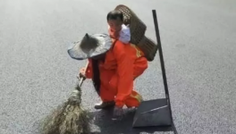 淚奔！底層水泥人曝光！領(lǐng)著800年不變的工資！