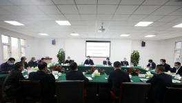 胡劍飛現(xiàn)場(chǎng)調(diào)度玉山南方水泥日產(chǎn)8000噸水泥熟料生產(chǎn)線(xiàn)項(xiàng)目